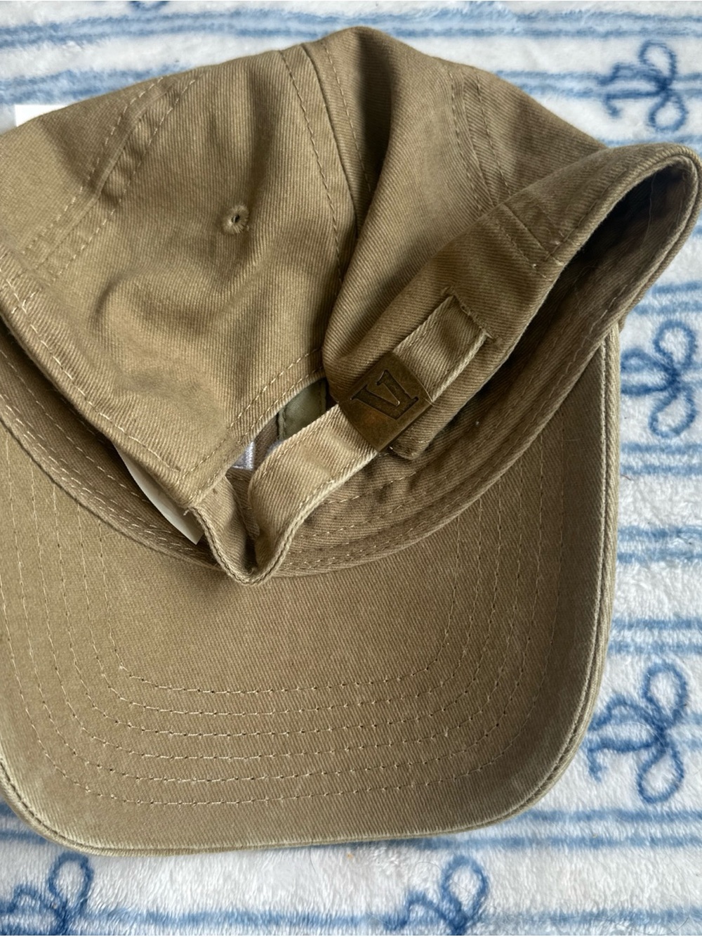 NWT Vuori Ball Cap Brown Cotton Canvas Embroidered Logo Adjustable camel color - Picture 10 of 10